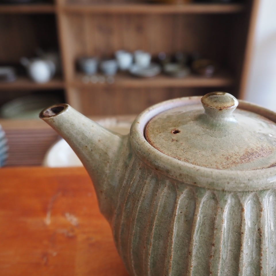かじや窯 米原暁雄 ポット(灰・しのぎ)