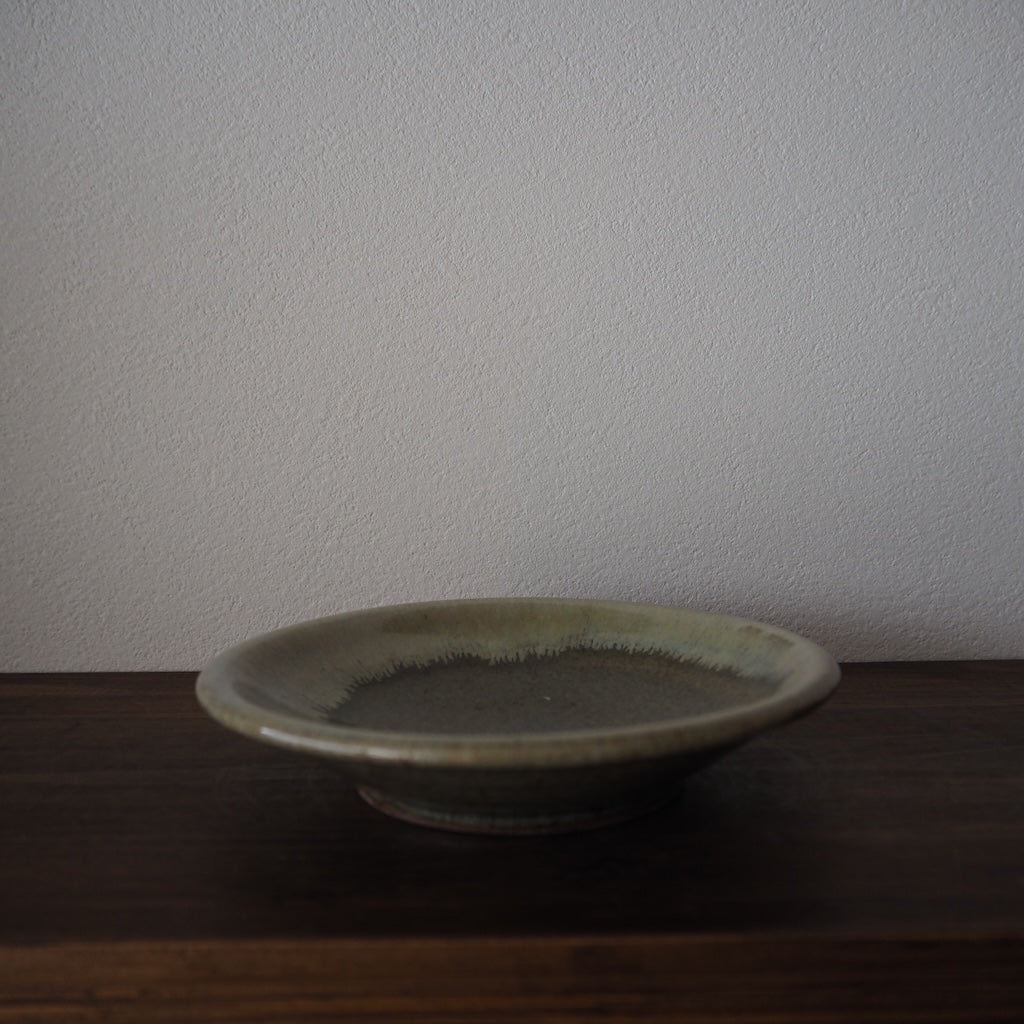 やきもの山上 土灰釉白掛 5寸皿(C)
