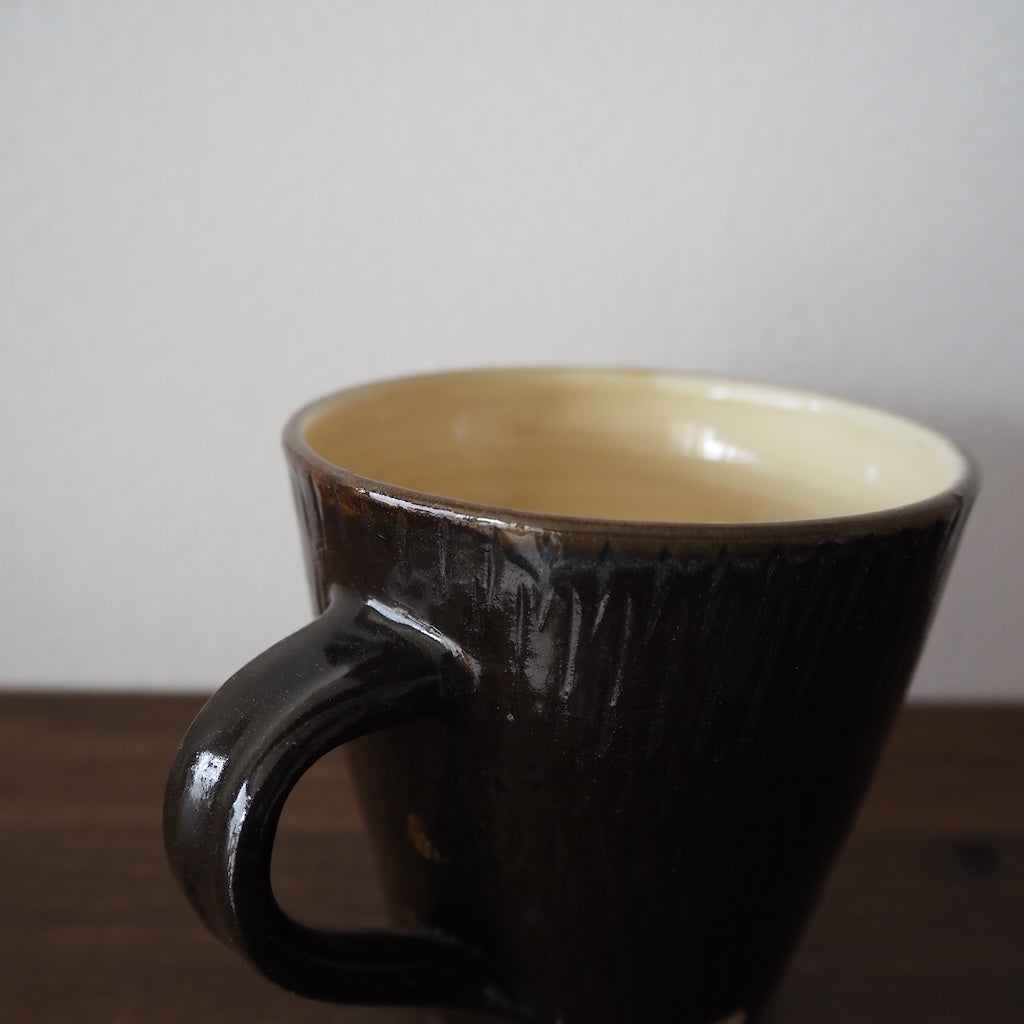 小鹿田焼 黒木昌伸窯 台形マグカップ 飛び鉋 茶