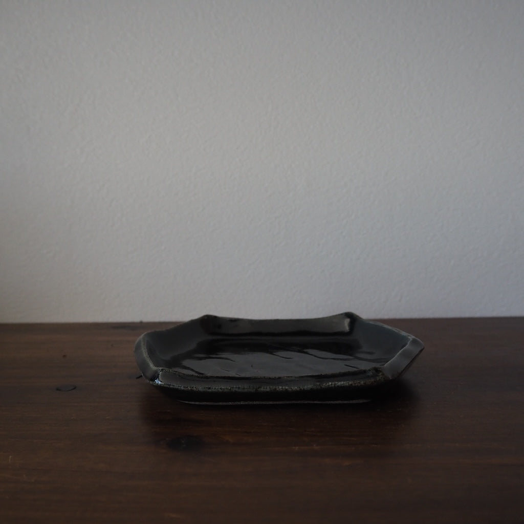 まゆみ窯 眞弓亮司 象嵌六角平皿(呉須)