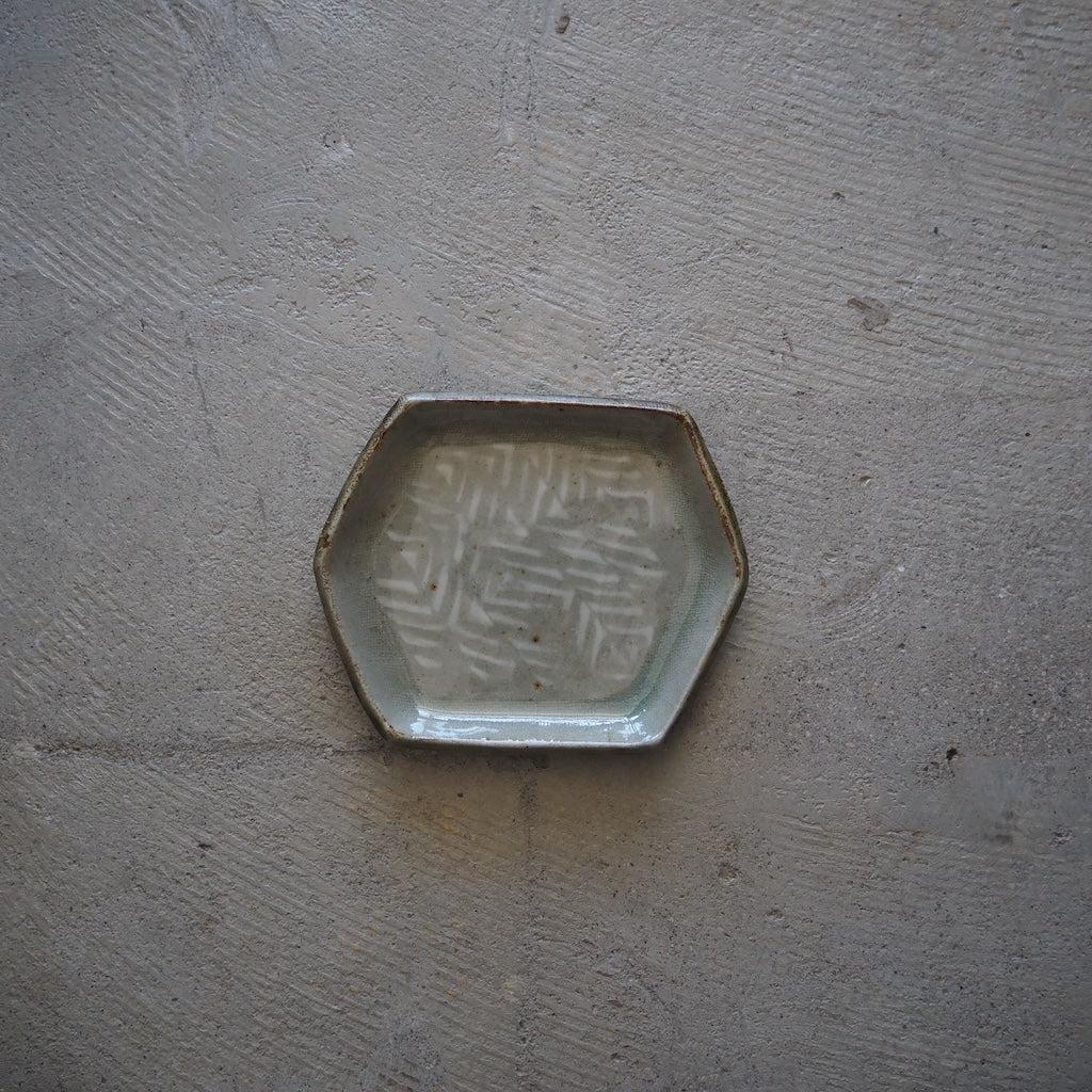 まゆみ窯 眞弓亮司 象嵌六角平皿(透明)