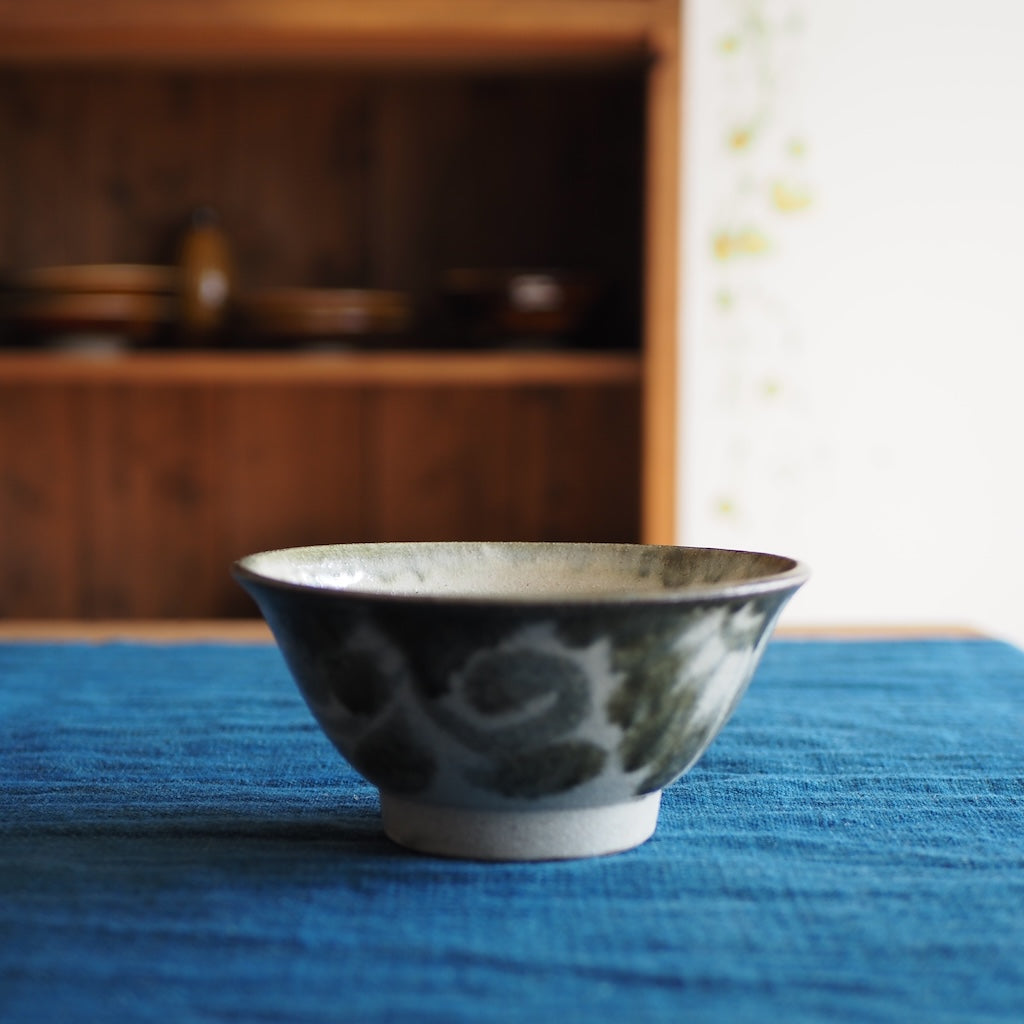 林和一作 海老紋呉須片口大鉢❤️ 榮一工房 宮國榮一 マカイ5寸鉢（呉須） – つむぐ舎