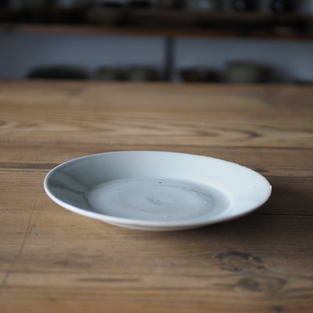 池本窯　池本惣一　6寸皿（ほんのりグレー）
