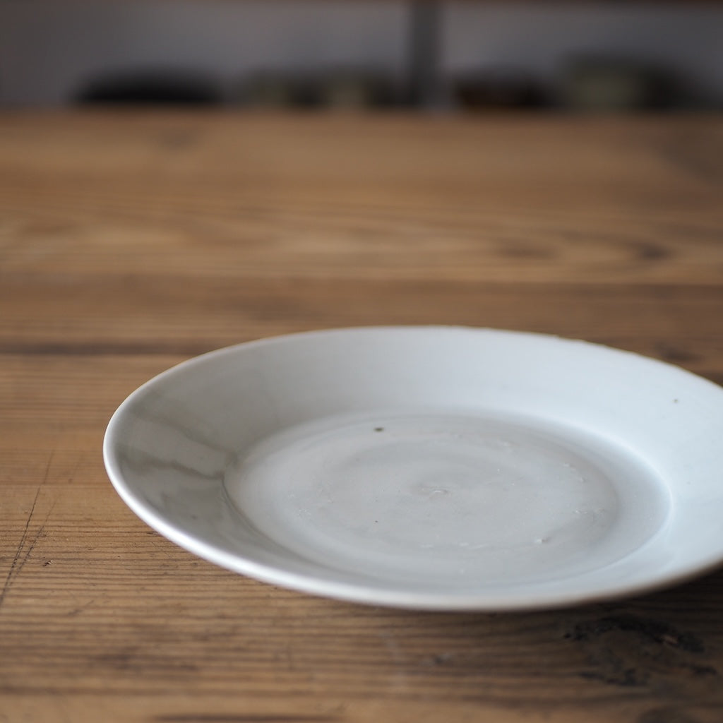 池本窯　池本惣一　6寸皿（ほんのりグレー）