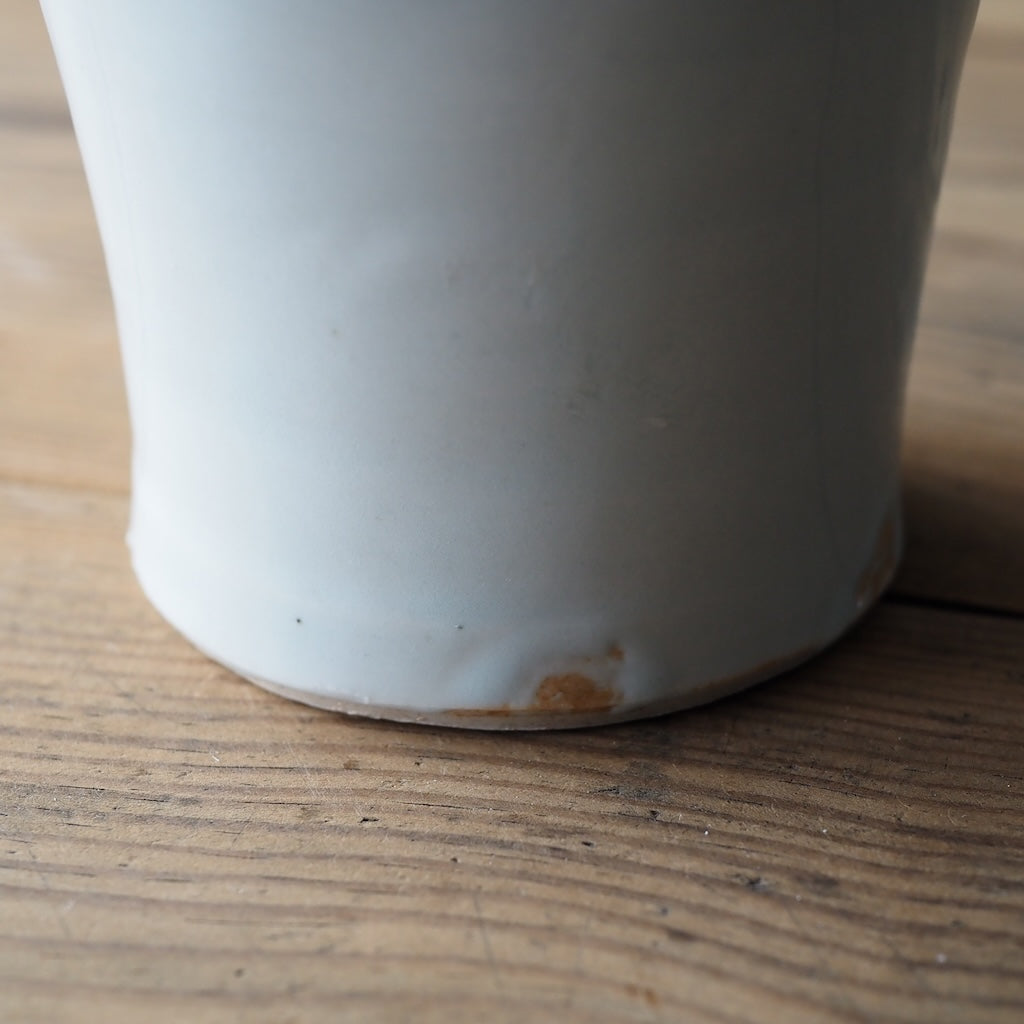 池本窯　池本惣一　白磁壺（ほんのりグレー）