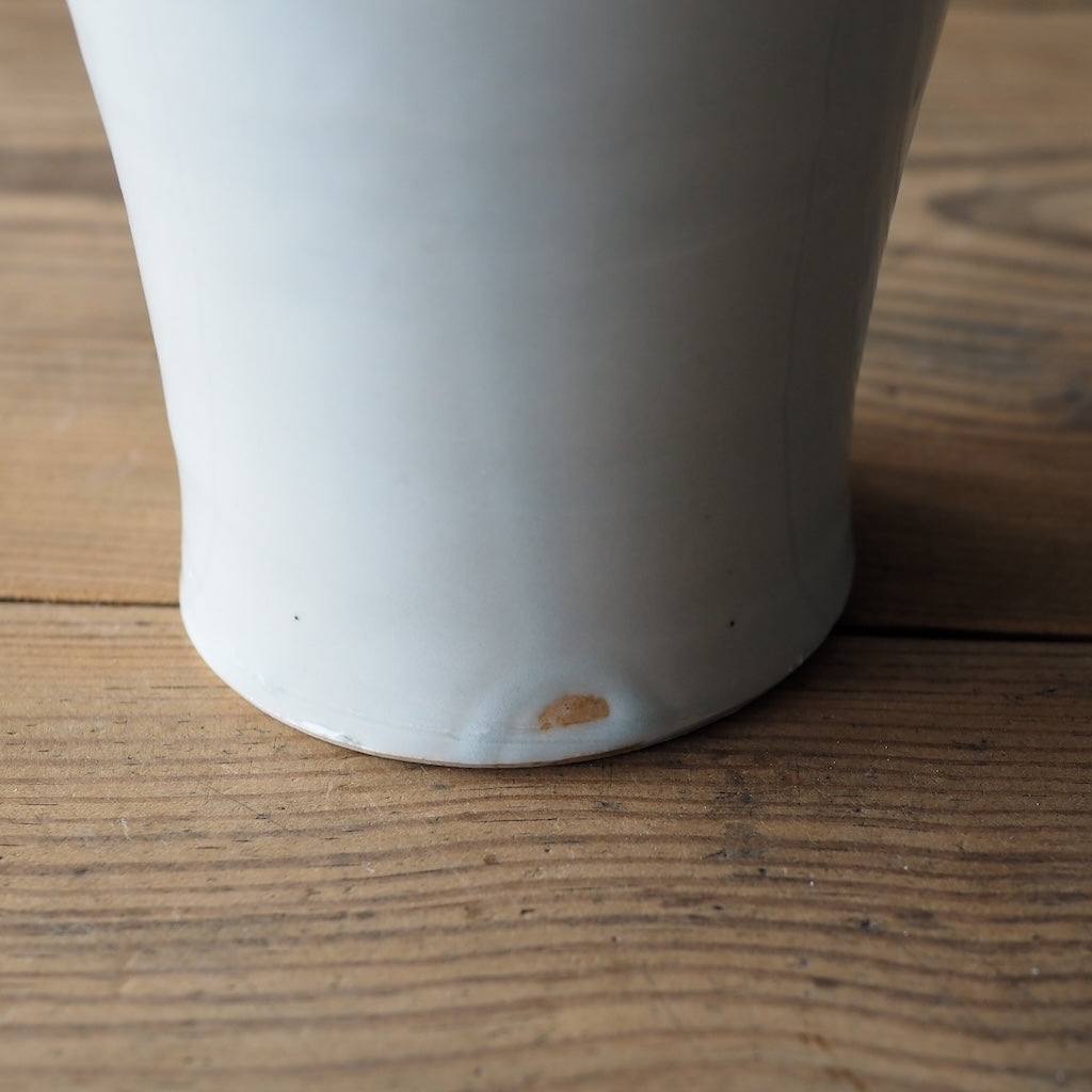 池本窯　池本惣一　白磁壺（ほんのりグレー）