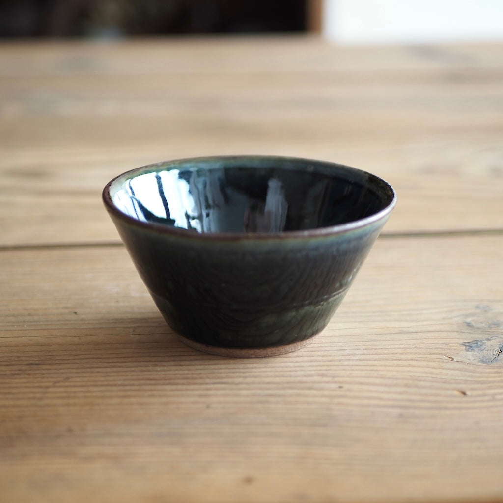 かじや窯　米原暁雄　切立小鉢（呉須波コーミング）