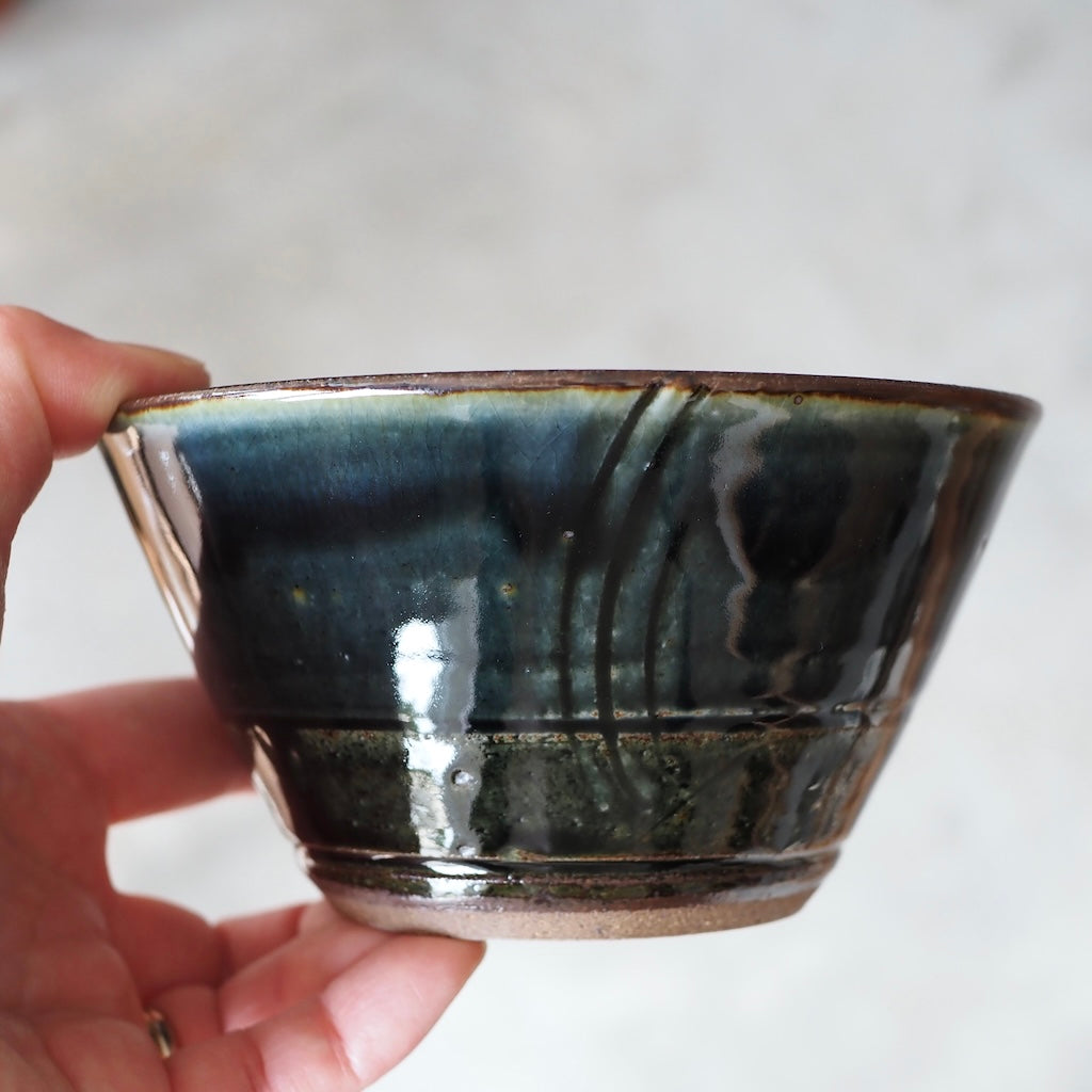 かじや窯　米原暁雄　切立4寸鉢（呉須コーミング）
