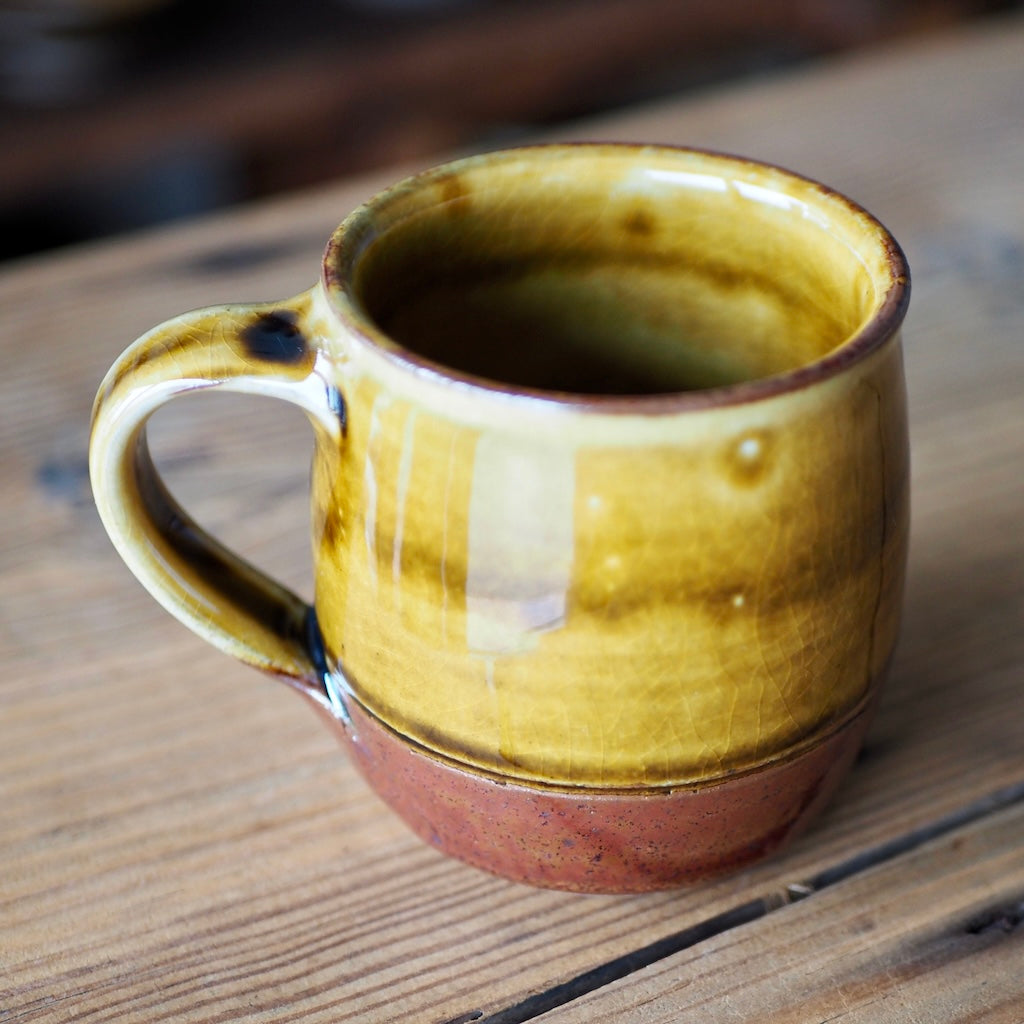 かじや窯　米原暁雄　樽形マグカップ(飴・茶）