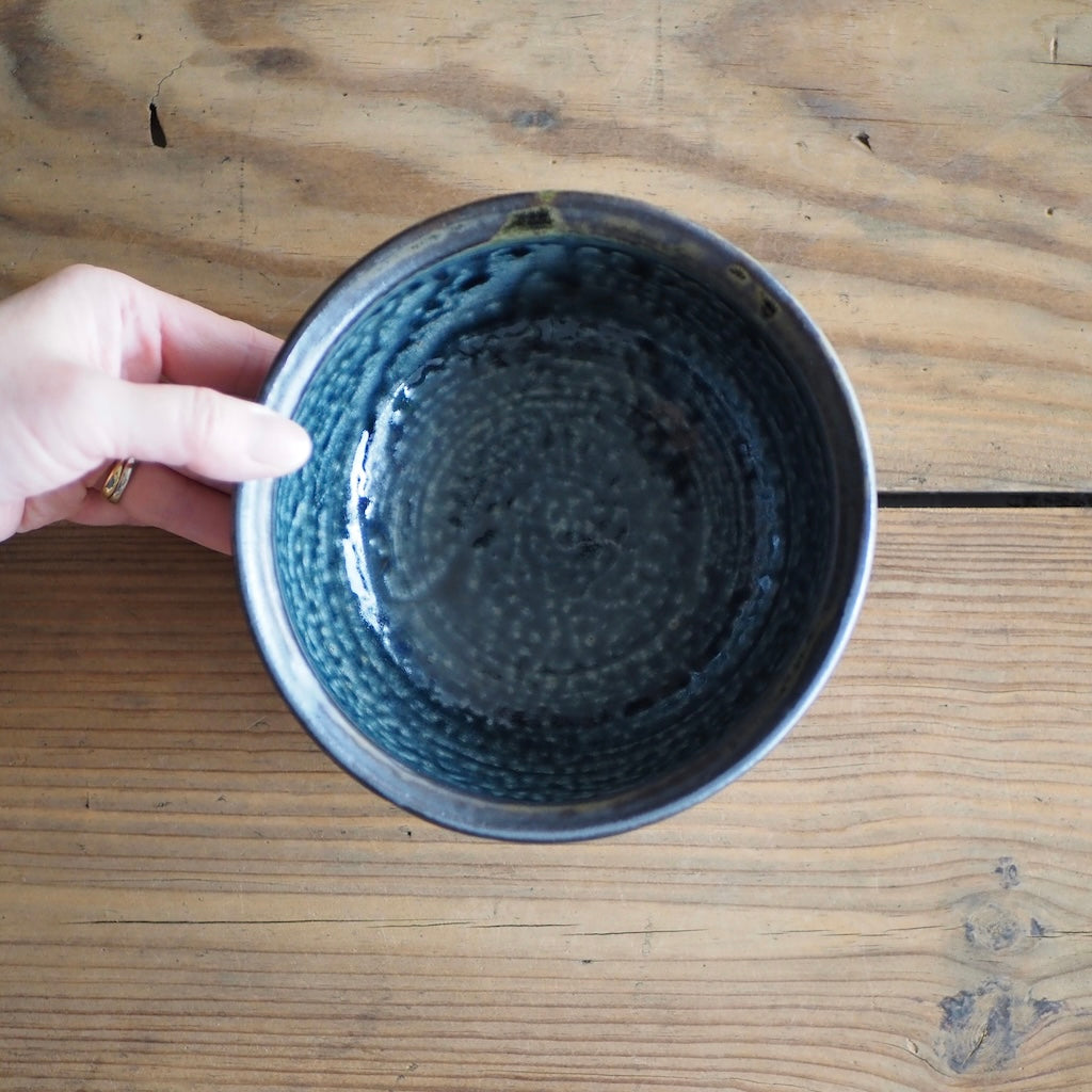 まゆみ窯　眞弓亮司　5寸丸鉢（呉須・いらぼ）