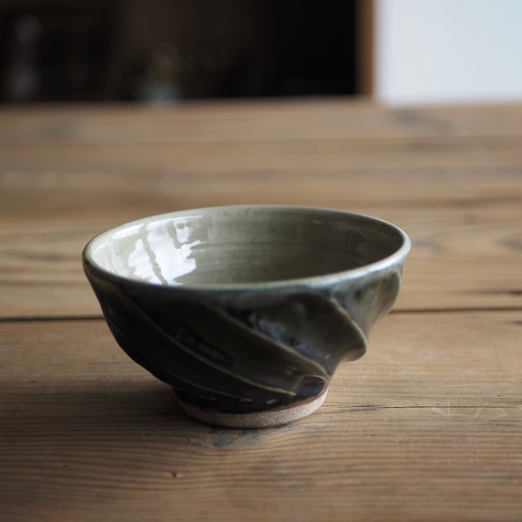 まゆみ窯　眞弓亮司　斜目鎬飯碗（大）（呉須）