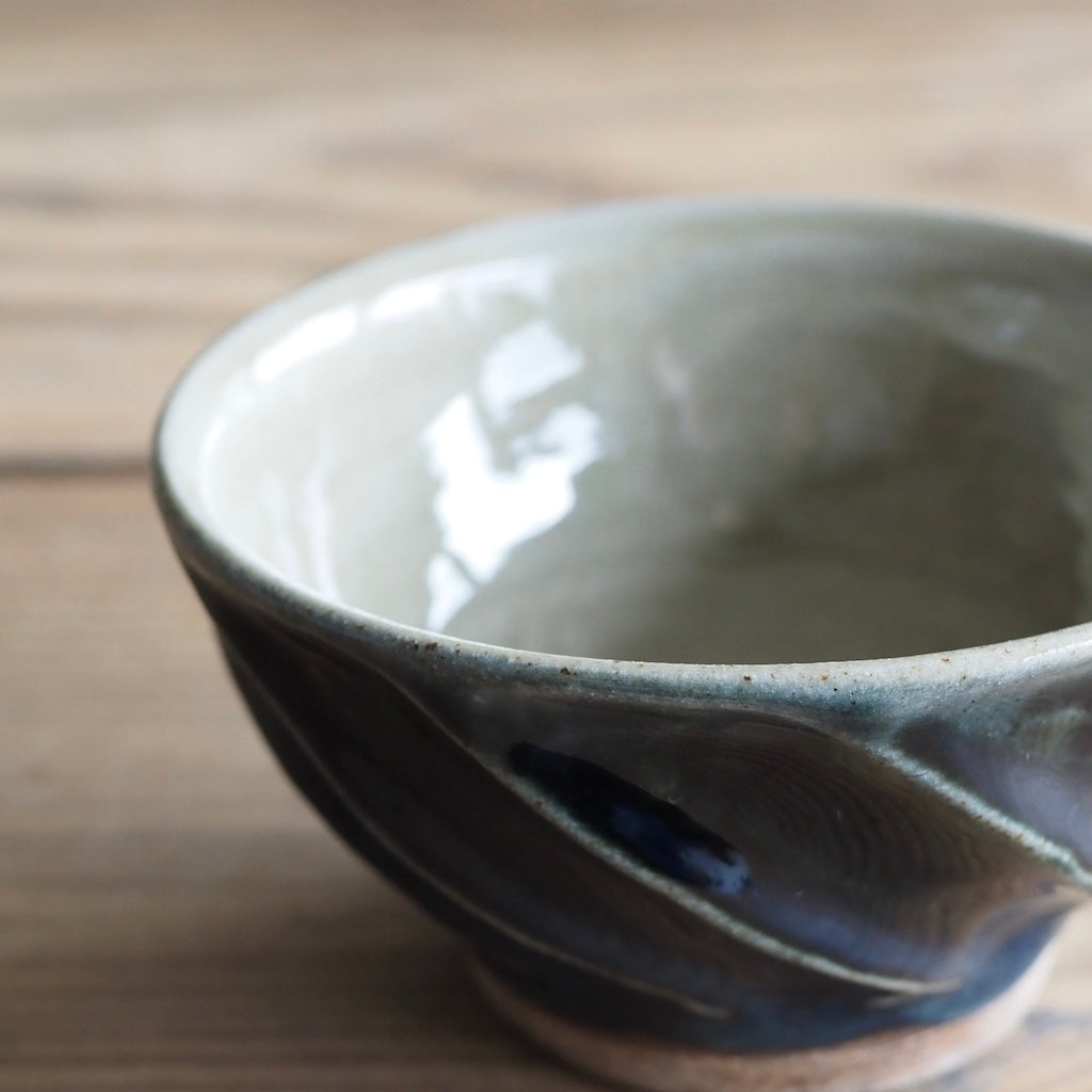 まゆみ窯　眞弓亮司　斜目鎬飯碗（小）（呉須）