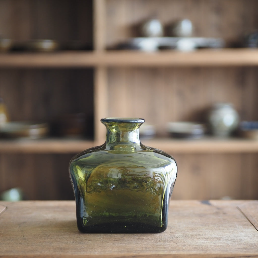 片山　悟子　四角花器（茶緑）