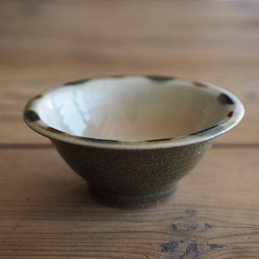 百草陶房　伊良部あゆ　４寸ワンブー　（点打ち/草呉須・飴）
