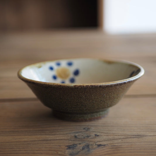 百草陶房　伊良部あゆ　４寸安南鉢（梅紋/飴・コバルト）