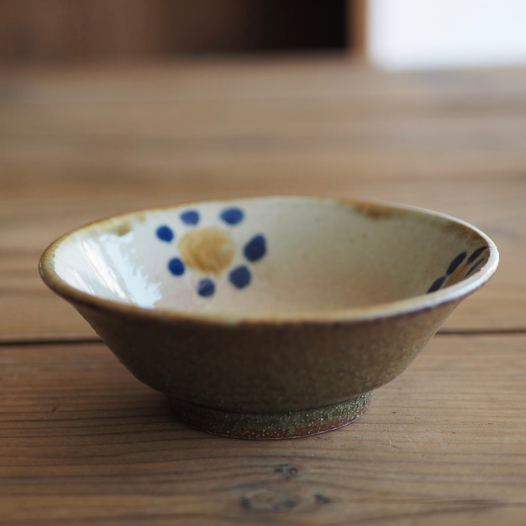 百草陶房　伊良部あゆ　４寸安南鉢（梅紋/飴・コバルト）