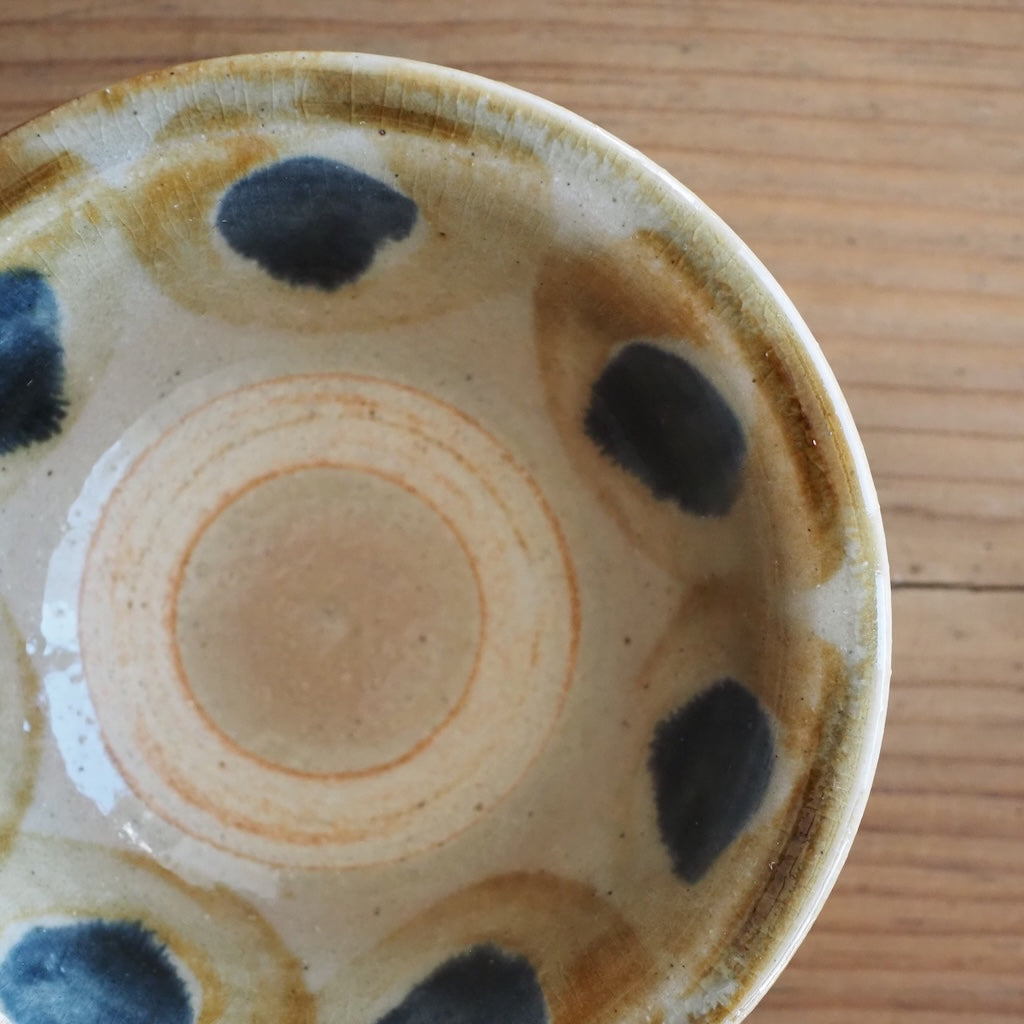 百草陶房　伊良部あゆ　４寸ワンブー　（丸紋/飴・呉須）