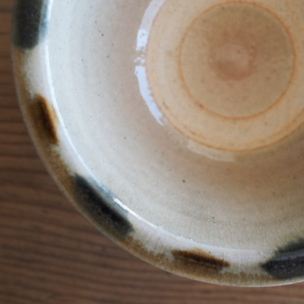 百草陶房　伊良部あゆ　４寸ワンブー　（点打ち/草呉須・飴）