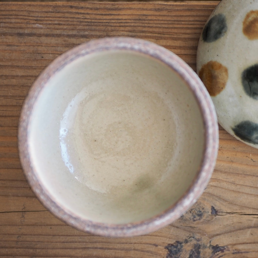 百草陶房　伊良部あゆ　3寸タラフー（蓋物/点打ち/呉須・飴）