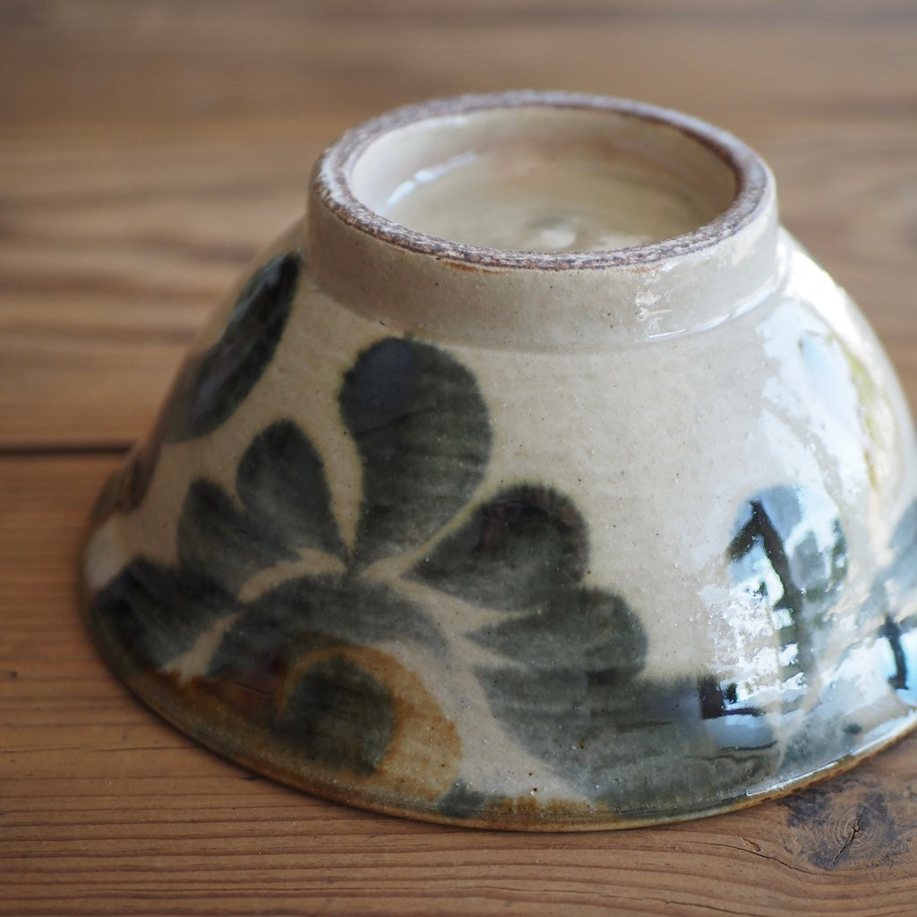 百草陶房　伊良部あゆ　６寸マカイ（唐草/草呉須・飴）