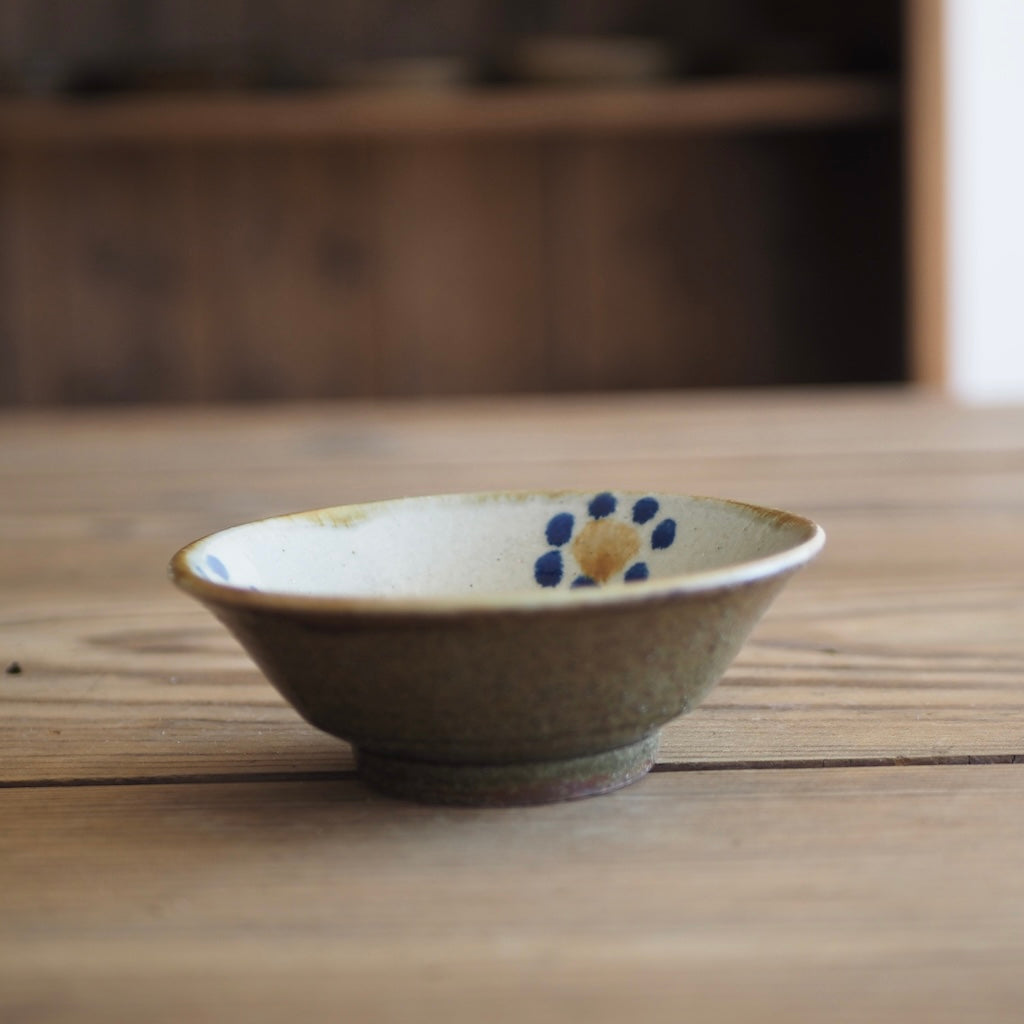 百草陶房　伊良部あゆ　４寸安南鉢（梅紋/飴・コバルト）