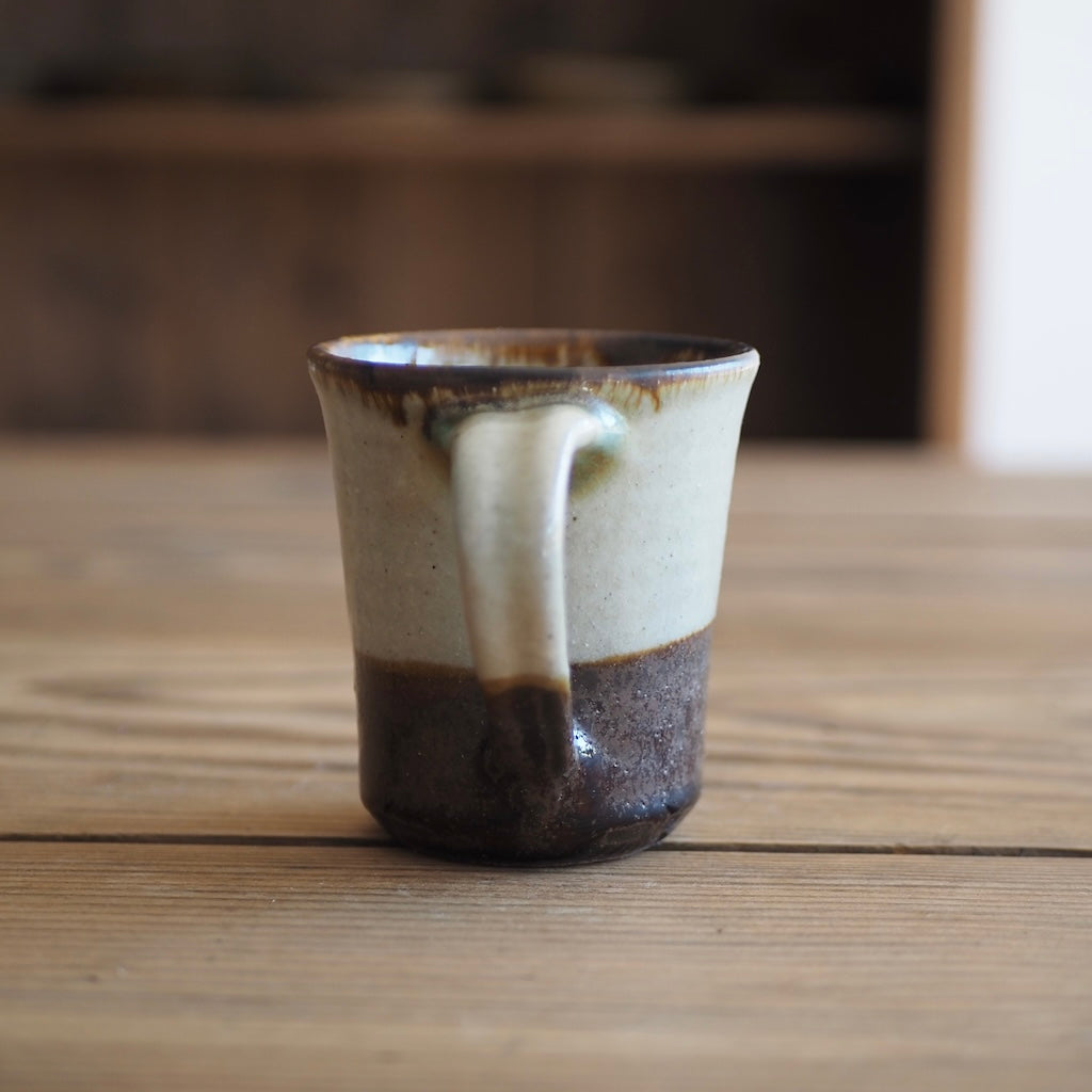 百草陶房　伊良部あゆ　マグカップ（掛け分け）