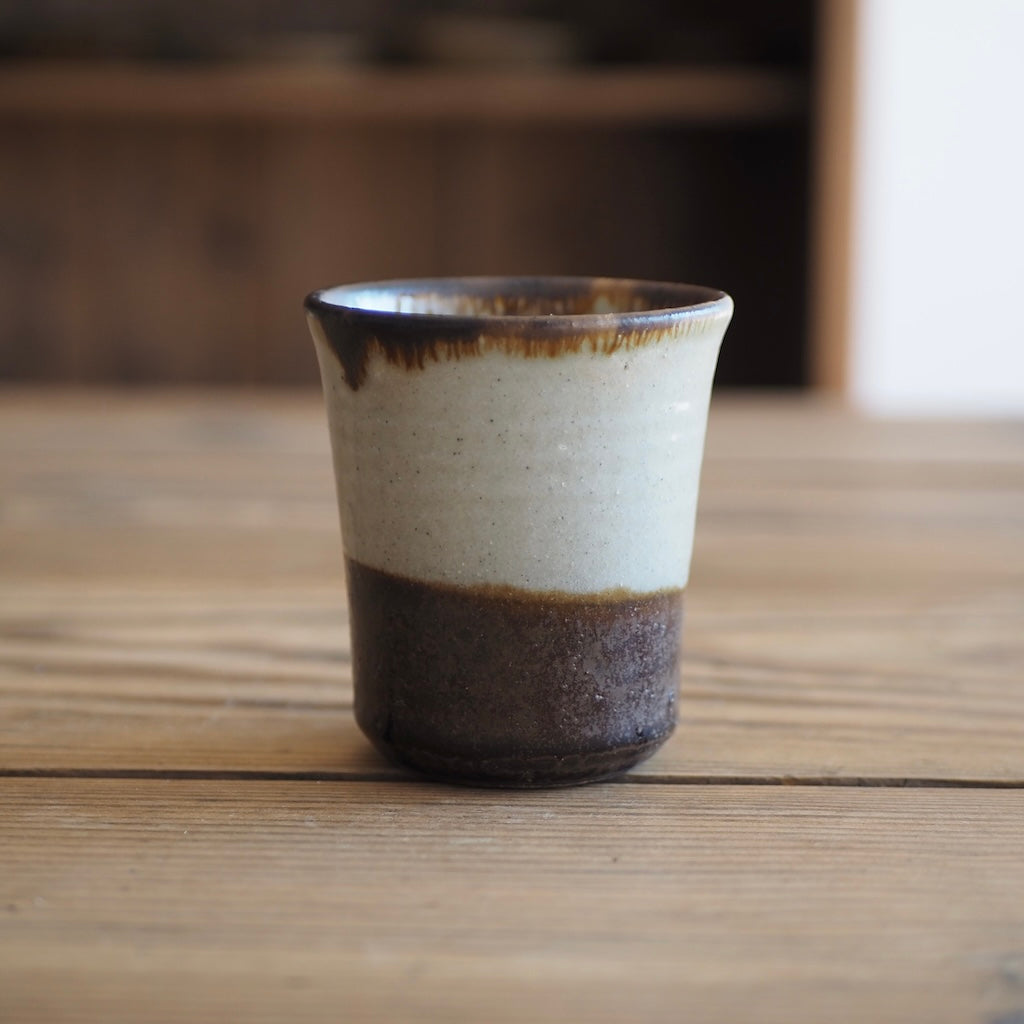 百草陶房　伊良部あゆ　マグカップ（掛け分け）