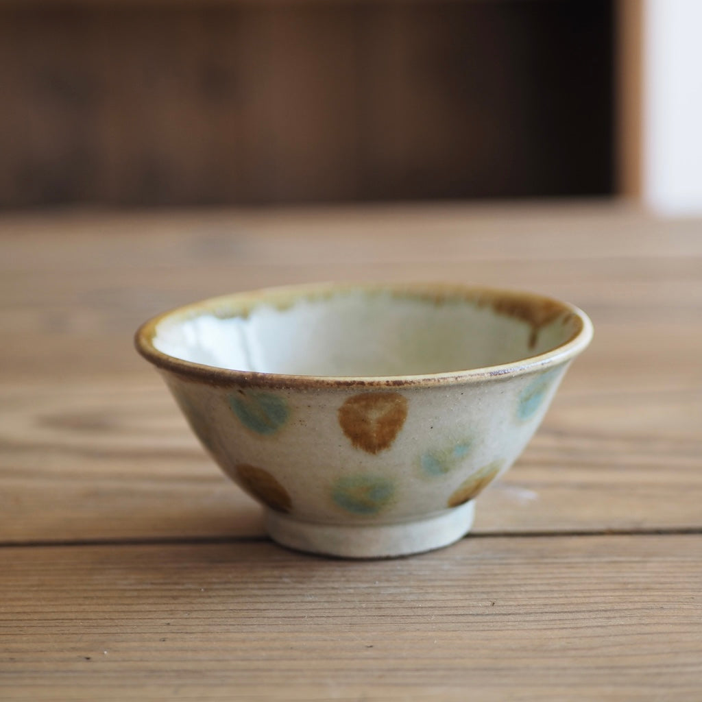 百草陶房　伊良部あゆ　４寸マカイ（点打ち/オーグスヤ・飴）