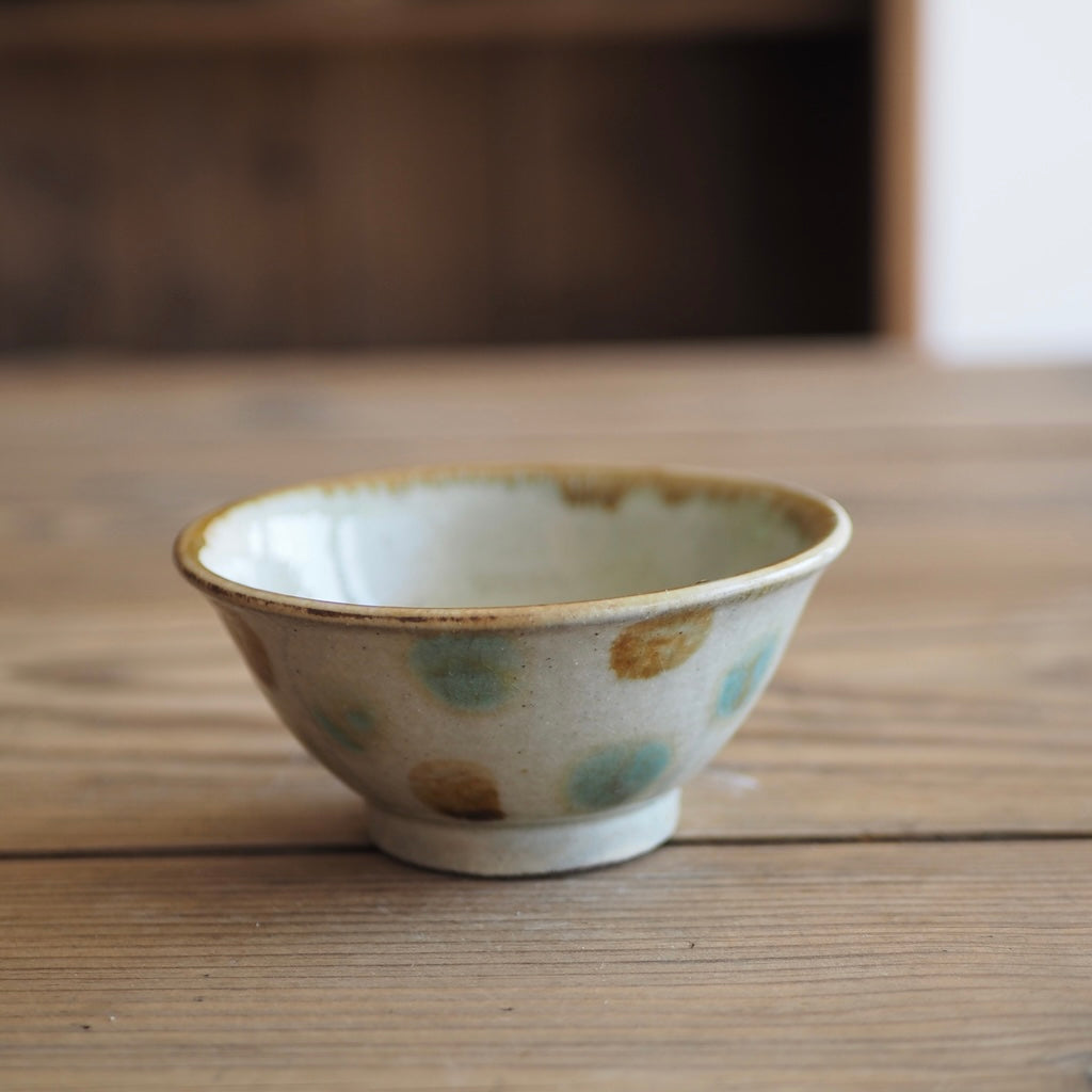百草陶房　伊良部あゆ　４寸マカイ（点打ち/オーグスヤ・飴）