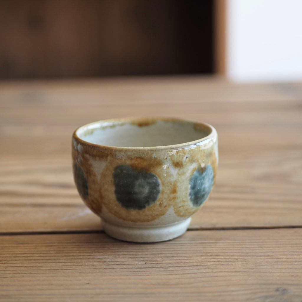 百草陶房　伊良部あゆ　丸湯呑（丸紋/飴・草呉須）