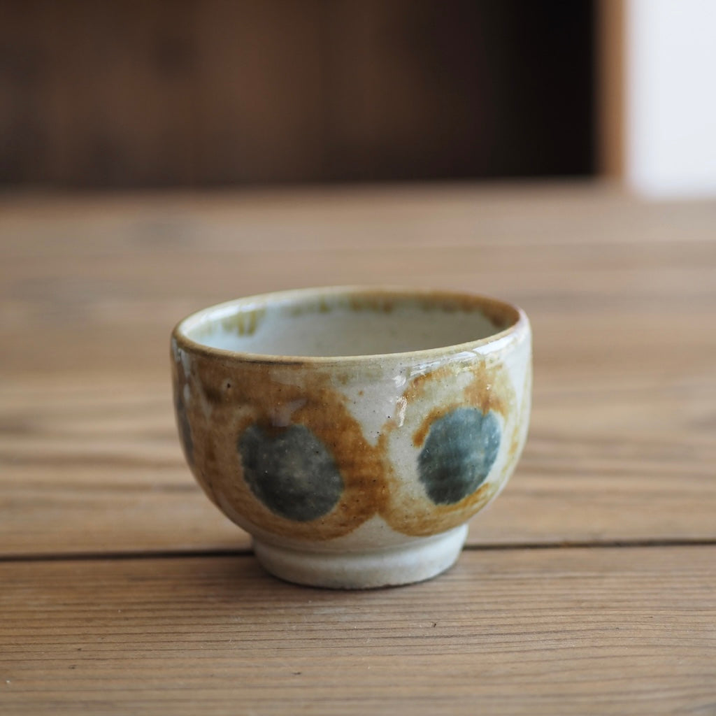 百草陶房　伊良部あゆ　丸湯呑（丸紋/飴・草呉須）