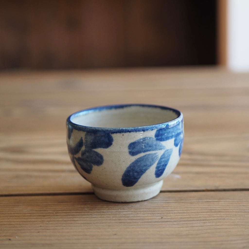 百草陶房　伊良部あゆ　丸湯呑（唐草/コバルト）