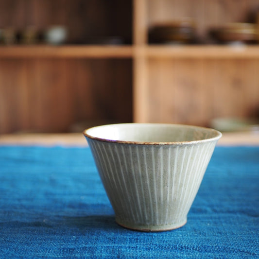 まゆみ窯　眞弓亮司　透明釉象嵌切立鉢（小）